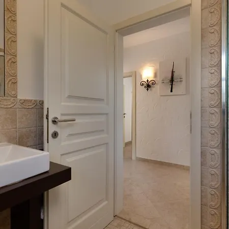 Beautiful Larun In Istria Tar-Vabriga